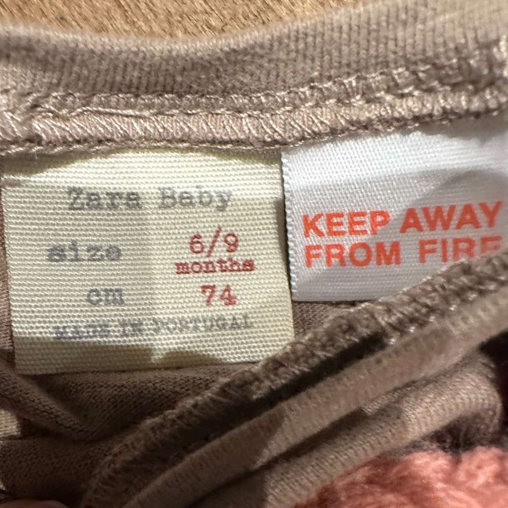 🎉BUNDLE 10 for $20🎉ZARA • Kids Brown Penguin Shirt - Picture 3 of 3